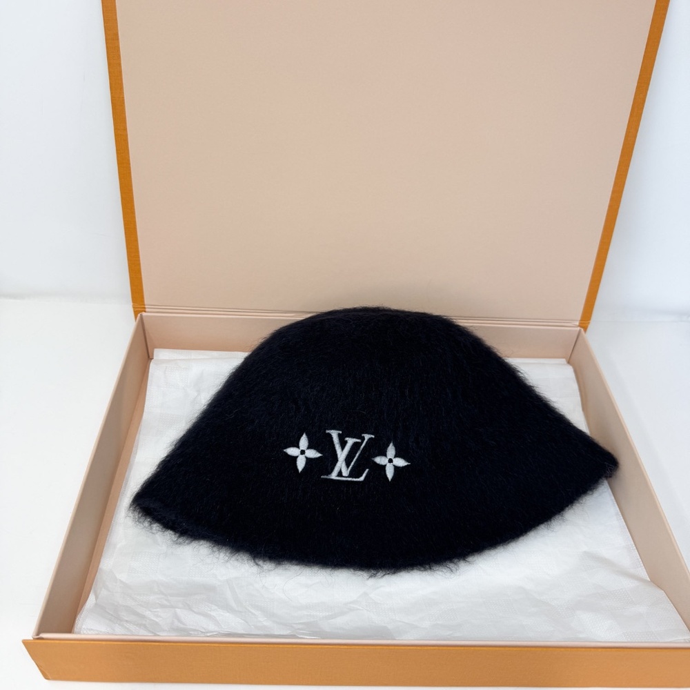 Louis Vuitton Fluffy Hat S00 - Picture 4 of 8